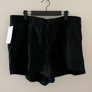 NWT Isabel Linen Blend Black Elastic Waist Tie Front Maternity Shorts W/Pockets
